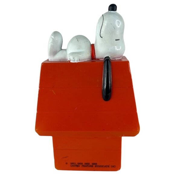 Vintage Snoopy On Red Doghouse Piggy Bank Chex Party Mix Plastic Peanuts - Picture 2 of 12